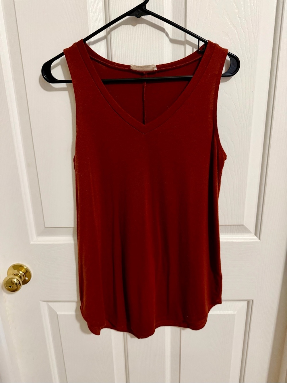 Zenana Outfitters V-Neck Sleeveless Tank Top - Burgundy